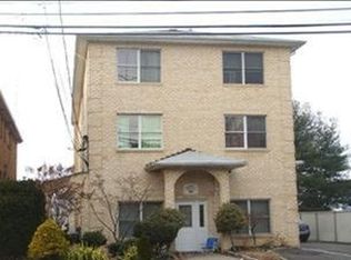 121 Stuyvesant Ave APT 3, Lyndhurst, NJ 07071