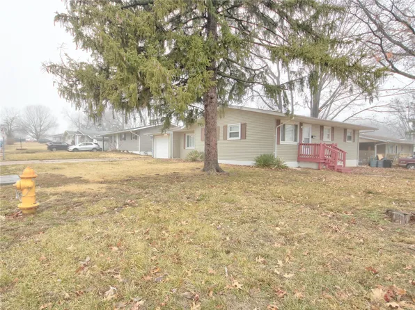 10343 Durness Dr, Saint Louis, MO 63137