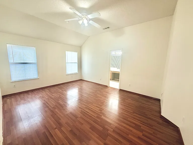 5606 Indian Hill Dr — Photo 8