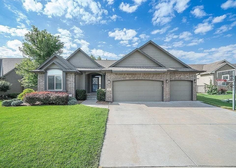 1st image of 3110 N Landon Cir