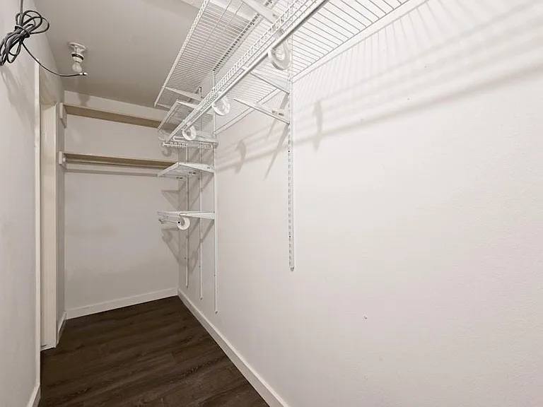 5903 Highland Hills Dr — Photo 22