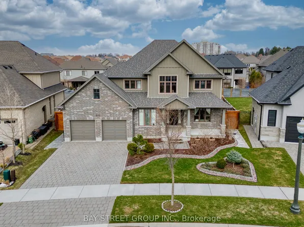 566 Bradwell Chase, London, ON N6G 0P7