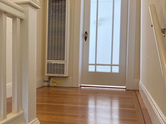 3rd image of 3052 Polk St #B