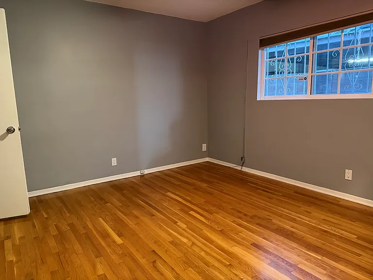 18601 Vincennes St #4 — Photo 6