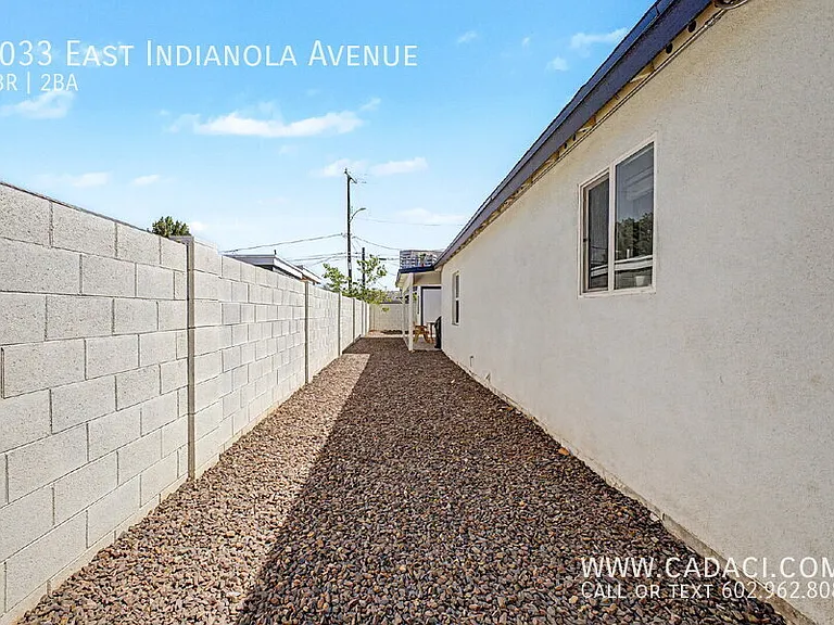 1033 E Indianola Ave — Photo 36