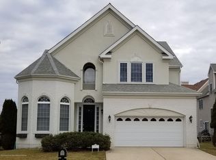 4 Royal Ln, Howell, NJ 07731