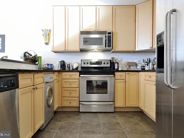 111 S 15th St #1706 — Photo 6