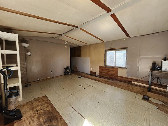 3rd image of 5 Linda Avenue