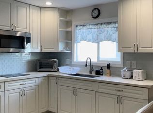 813 Lukepane Ave, Honolulu, HI 96816