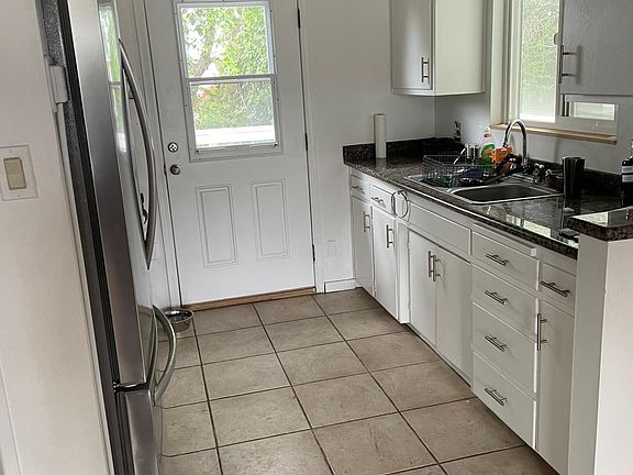 3rd image of 1066 Bangor Ln