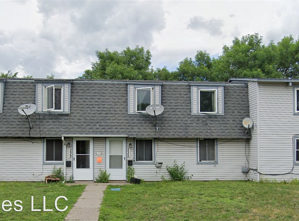 1st image of 235 26th Ave NE