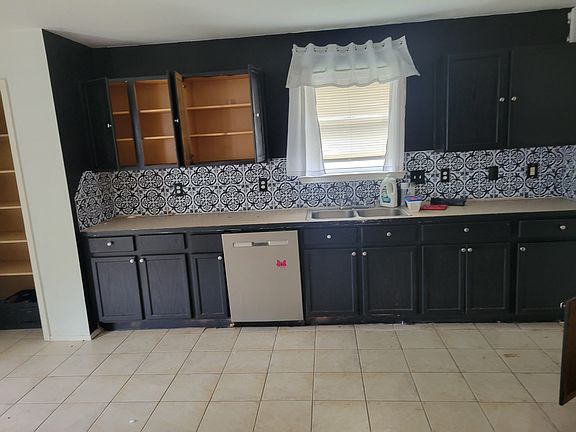 3rd image of 17002 Coventry Park Dr