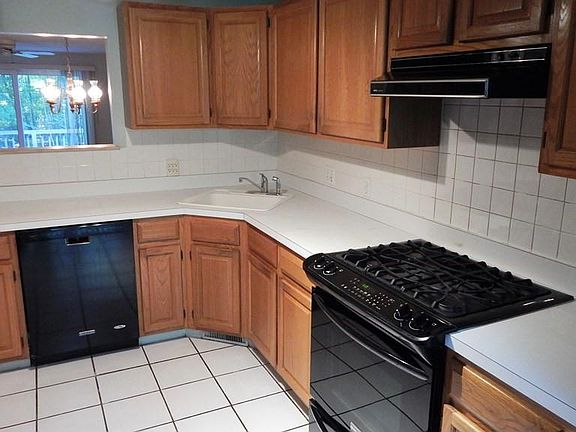 2nd image of 44 John Dr #3006
