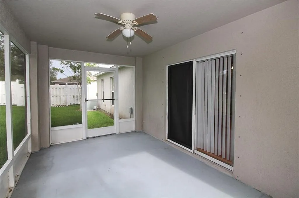 4 bed, 1982 sqft, $2,350 — Photo 2