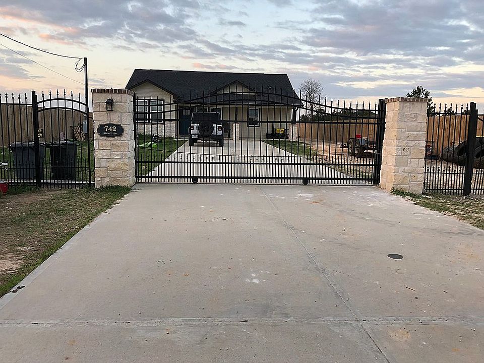 2nd image of 742 Road 5100 Rd