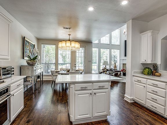2nd image of 4312 Castle Rock Ct
