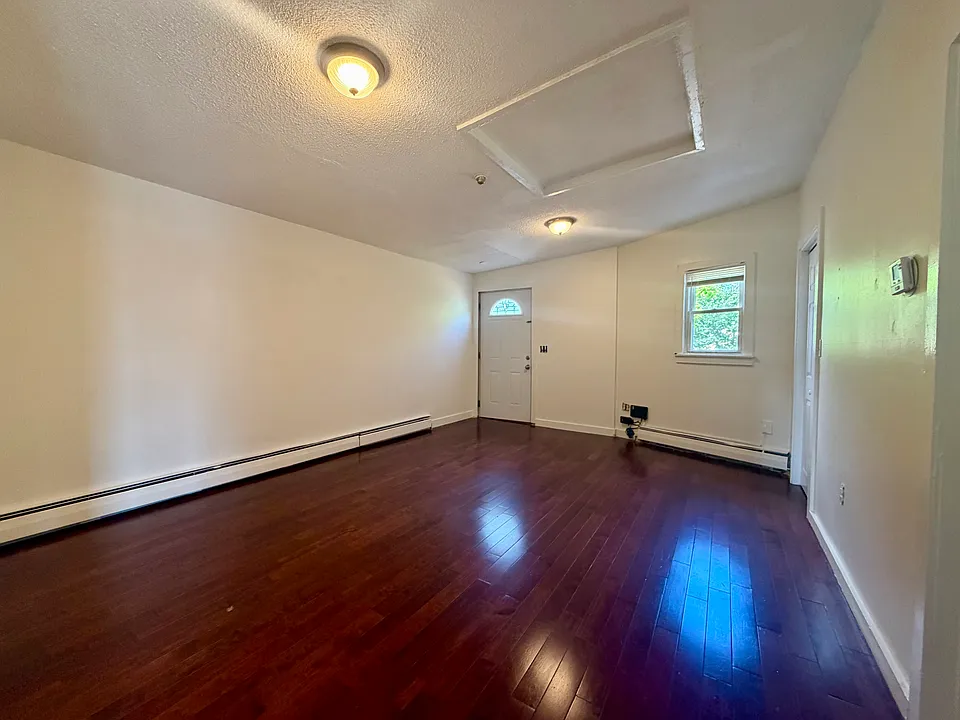 1109 Charles St #8