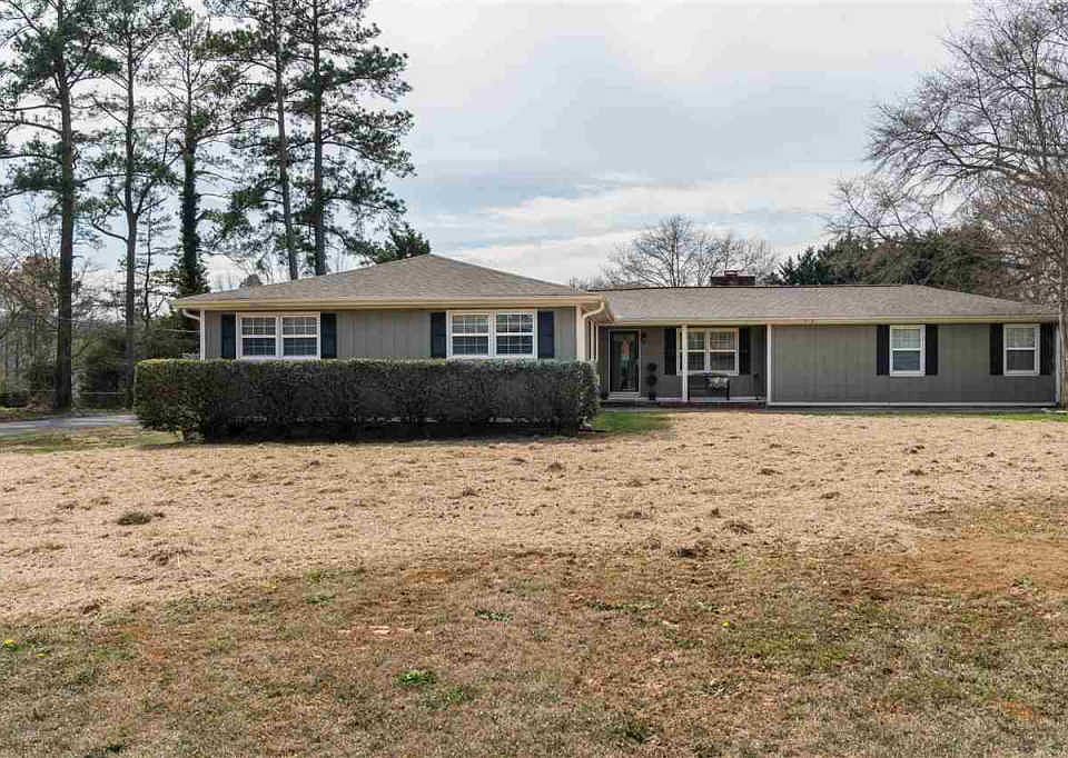 1st image of 106 Whispering Pines Dr