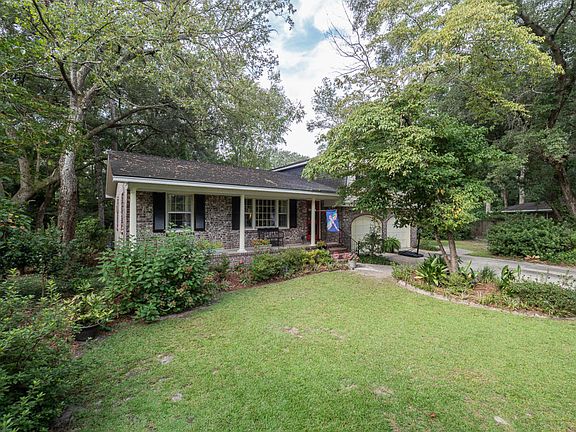 2nd image of 106 Chucker Ct