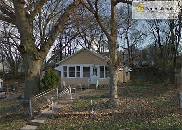 1st image of 3715 E 6th St