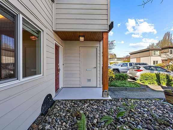 3rd image of 3151 Springfield Dr #42