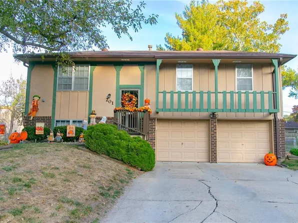 201 Erin St, Buckner, MO 64016