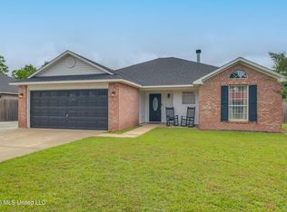 3212 N 5th St, Ocean Springs, MS 39564