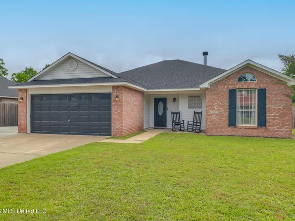 3212 N 5th St, Ocean Springs, MS 39564