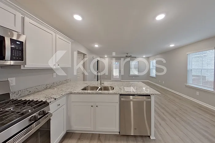 102 Denise Dr — Photo 8
