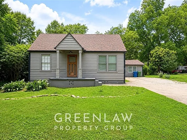1177 Morley Ave SE — Photo 1