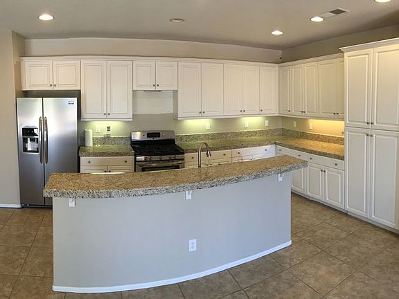 Gourmet Kitchen with Brand New Appliances