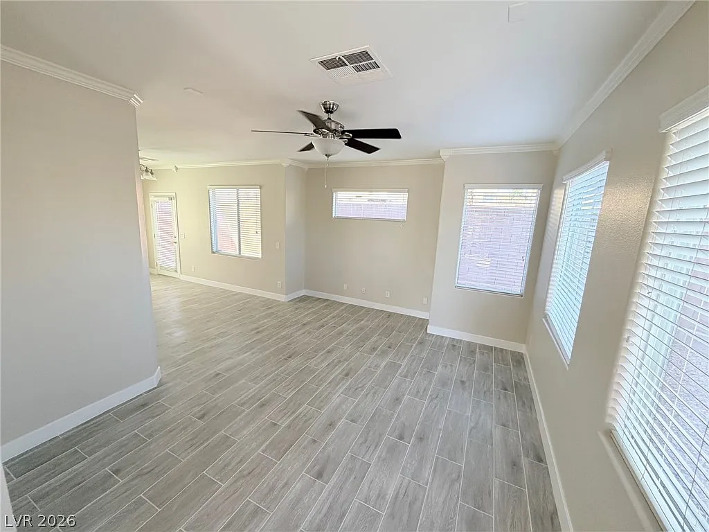 3 bed, 2.5 bath, 1720 sqft, $2,050 — Photo 3
