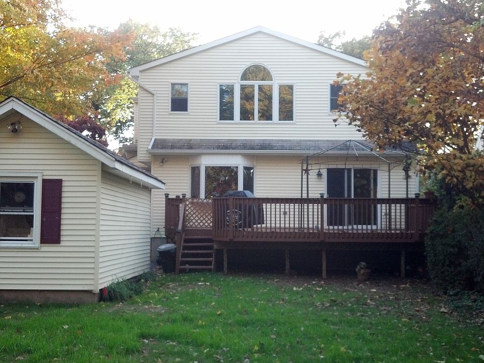 2nd image of 109 Yawpo Ave