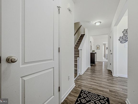 5th image of 36 Cotswood Ct