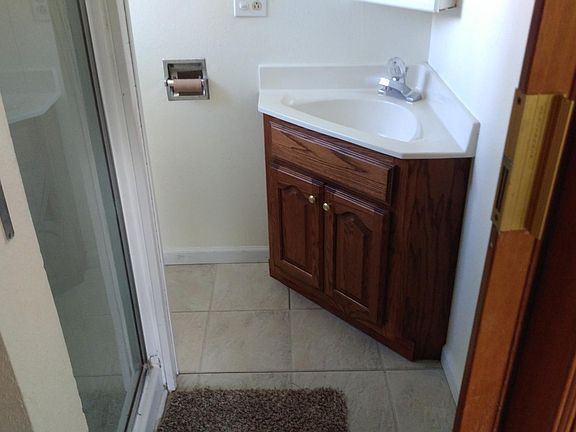 5th image of 1020 5th St SE