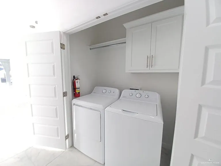 1404 S Xanthia St #2 — Photo 10