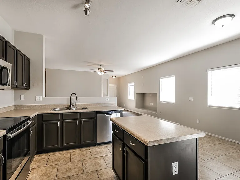 6522 W Elwood St — Photo 8