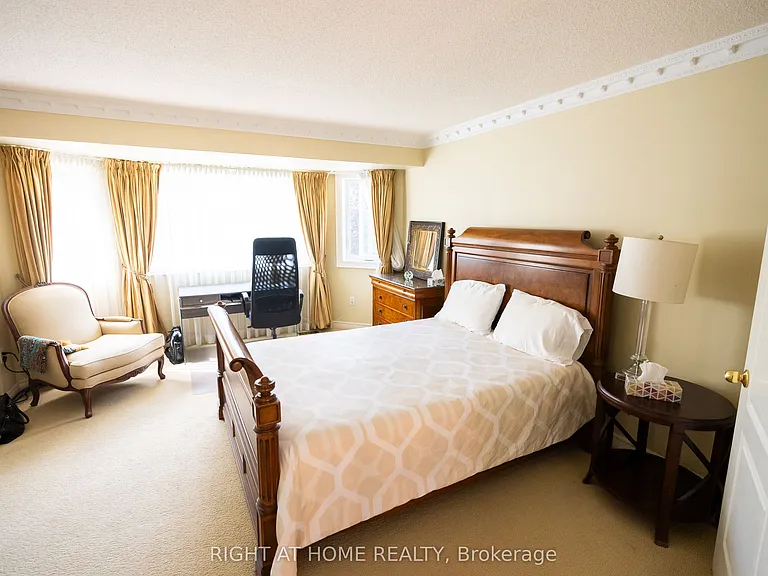 2427 Erin Centre Blvd — Photo 13