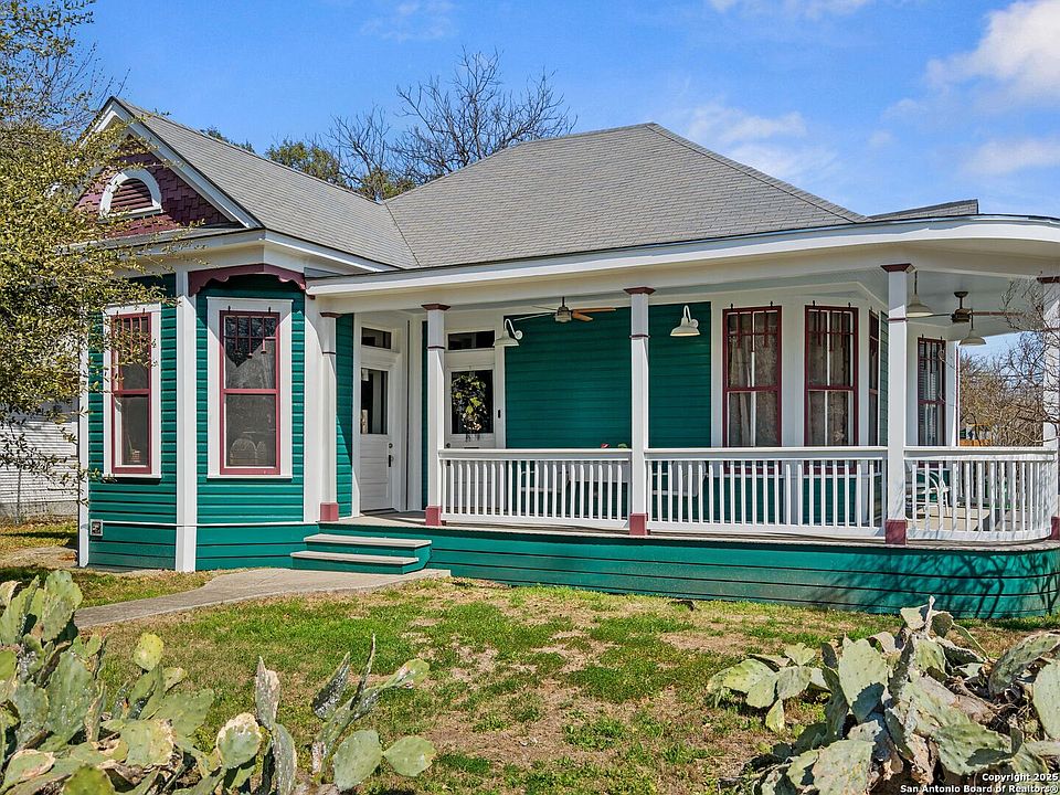 1st image of 323 DEVINE ST