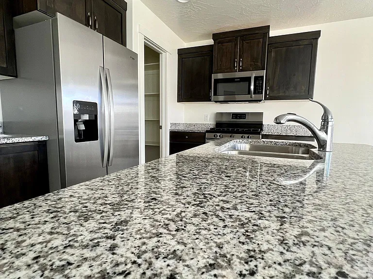 3128 E Halo Ln — Photo 9
