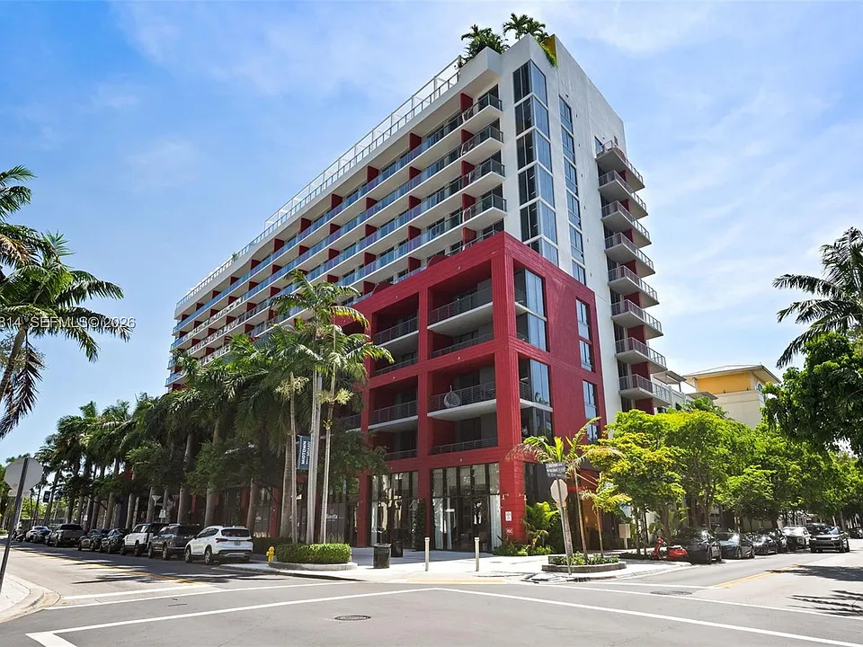 90 NE 32nd St #914