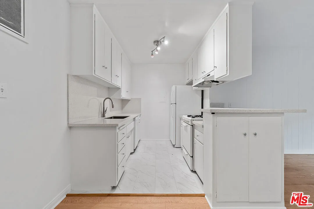1 bed, 1.0 bath, 1000 sqft, $2,595 — Photo 3