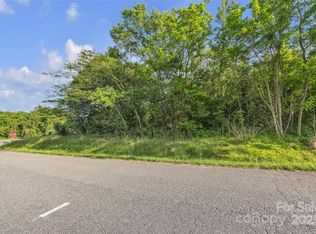 35 R E Johnson Ln, Hiddenite, NC 28636