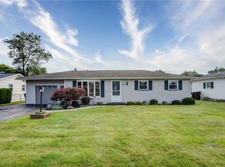 391 Mount Ridge Cir, Rochester, NY 14616