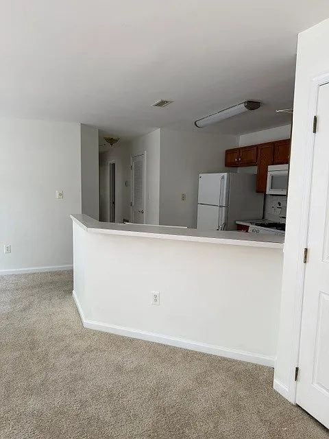 3 bed, 1240 sqft, $1,575 — Photo 2