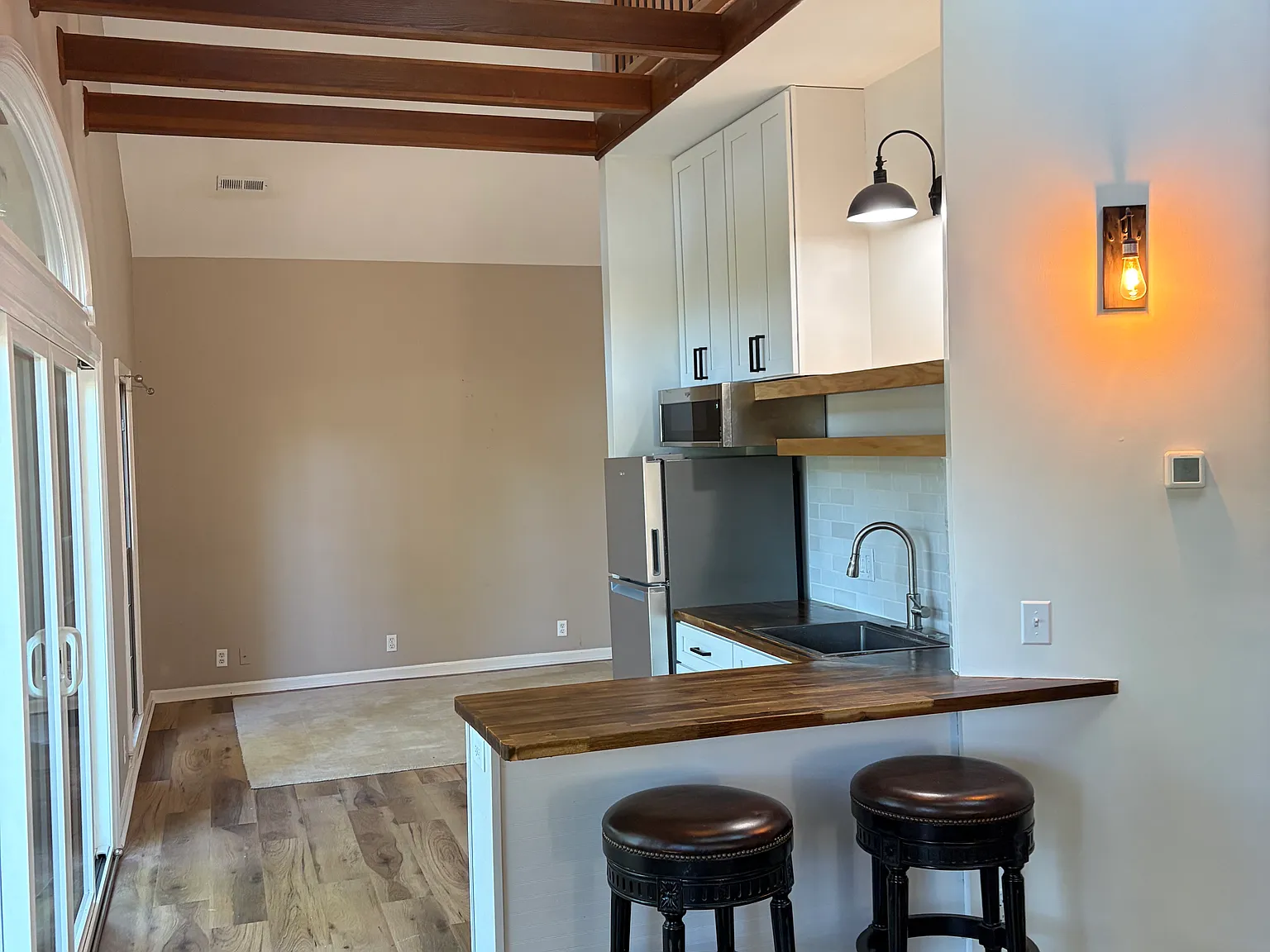 Studio, 800 sqft, $2,000 — Photo 4