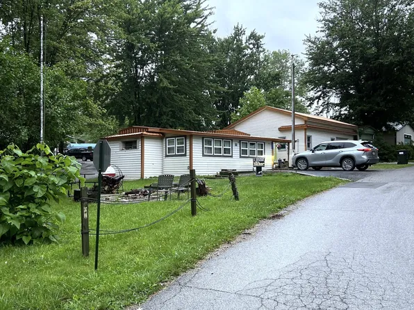 5024 & 5025 Van Bibber Lake Est, Greencastle, IN 46135