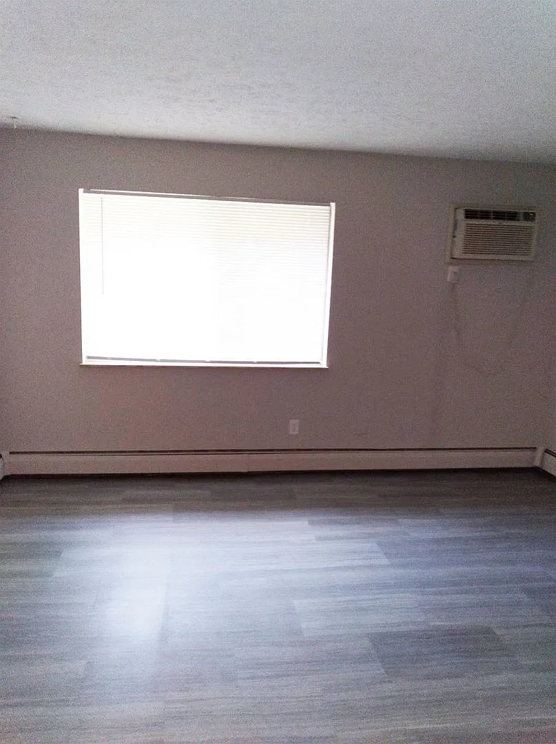 Clifton 3033 — Photo 2
