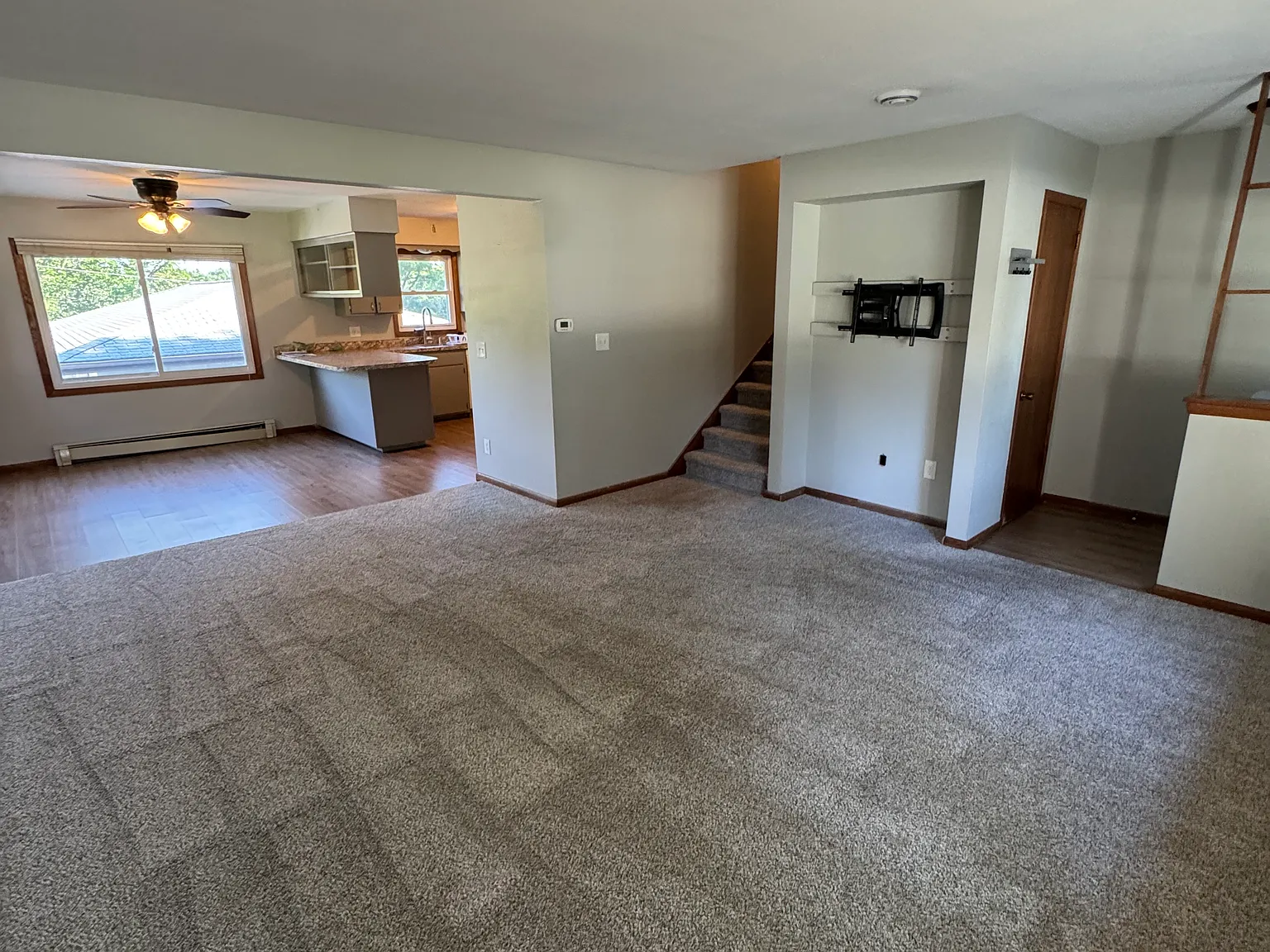 3 bed, 2400 sqft, $2,800 — Photo 3