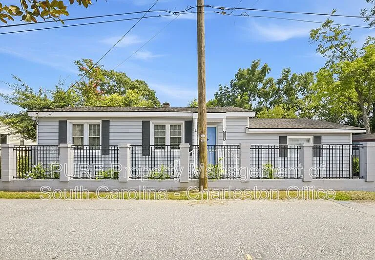1133 Brody Ave — Photo 1